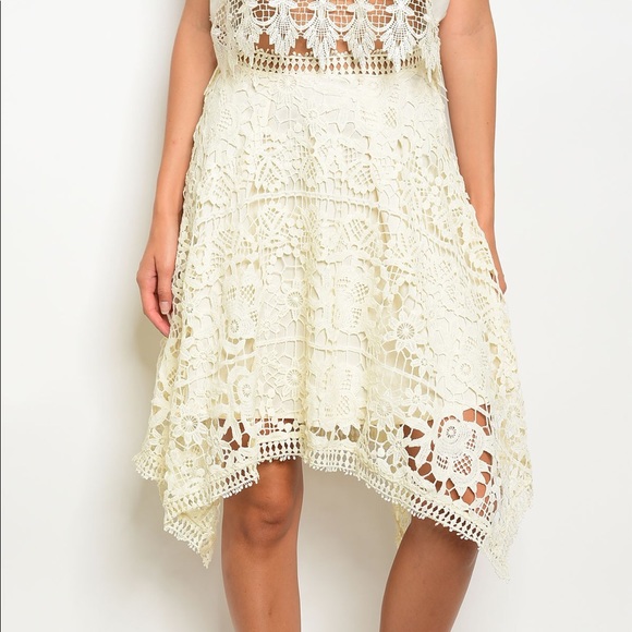 Dresses & Skirts - 🔴 Ivory Skirt